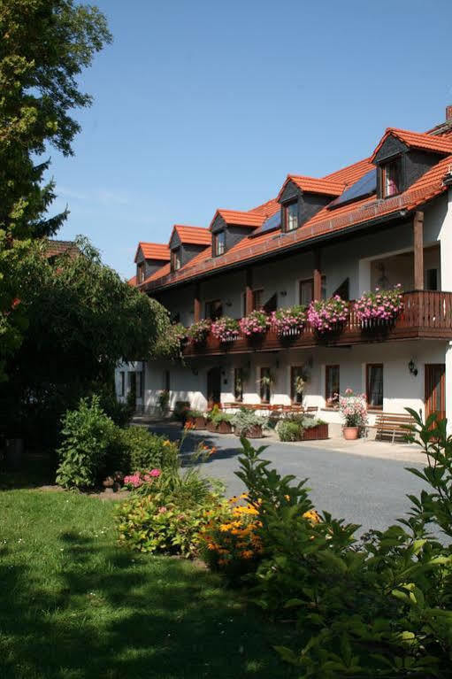 Hotel Garni Sonnenhof Reichenberg  Esterno foto